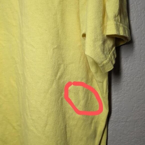 Universal Yellow Short Sleeve Tee with Graphic Design - Picture 6 of 7